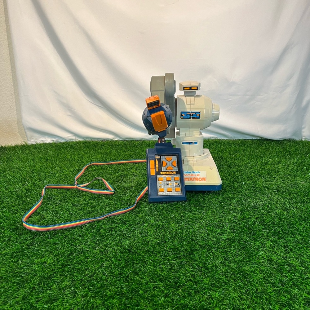 VTG 80s 1980s Radio Shack Mobile Armatron Robot *Tested* - See Description